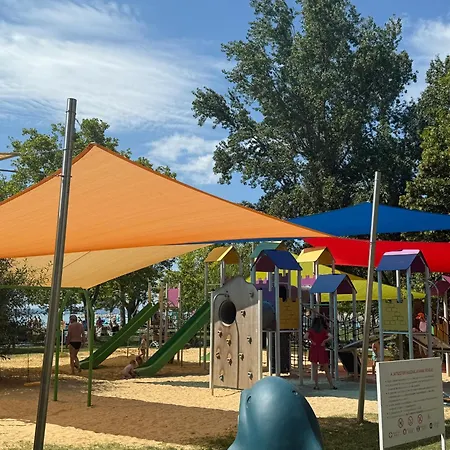 Ponton アパート Alsóörs